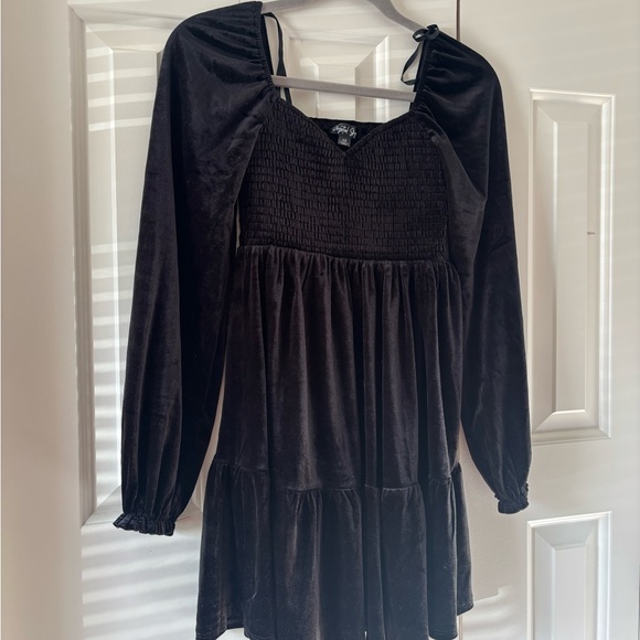 Dresses & Skirts - Black Velvet Smocked Babydoll Dress